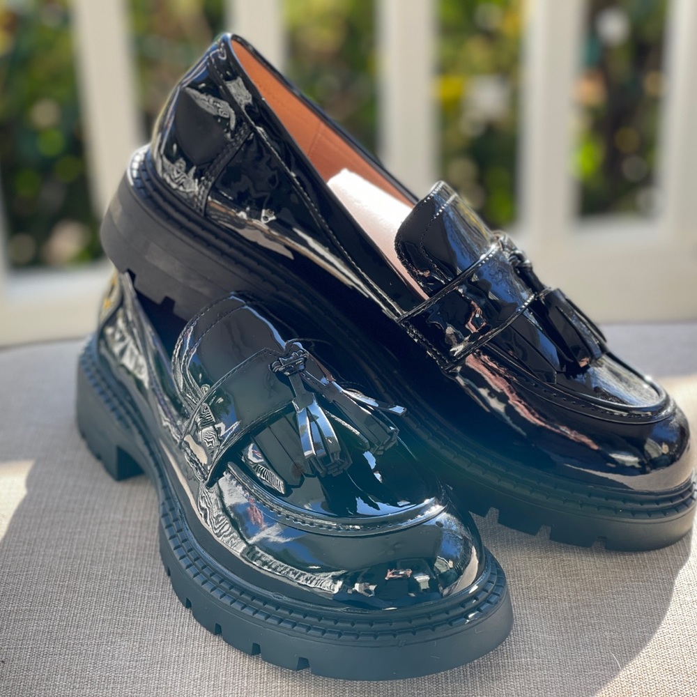 Masika black patent leather loafers with tassels, size 40 (8.5)